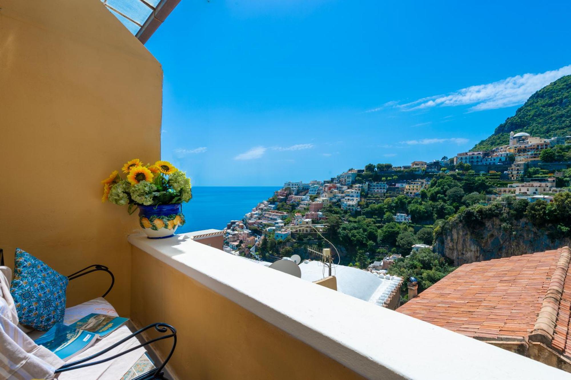 AMORE RENTALS - Casa Barbera A Positano Luaran gambar